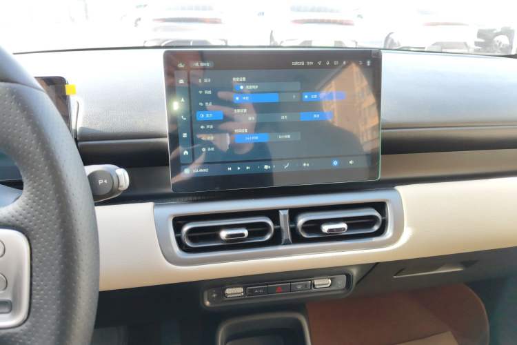 Used Wuling Bingo PLUS 2024 401 km Flagship Edition Four-Seater Version
