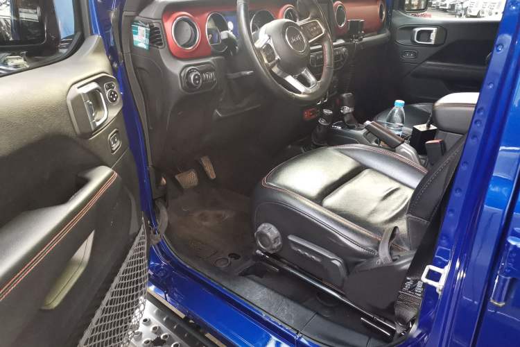 Used Jeep Wrangler 2019 2.0T Rubicon Four-Door Version China VI Emission Standard