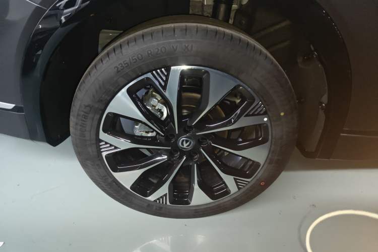 Used CHANGAN CS75 PLUS 2025 4th Generation UItra 2.0T New Blue Whale – Smart & Powerful Version