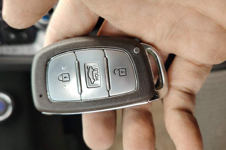 Used Hyundai Elantra (5th Generation / Langdong) 2016 1.6L Automatic Prestige Model