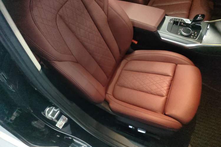 Used BMW 3 Series 2022 Revised 325i M Sport Night Edition Package Right Front Seat