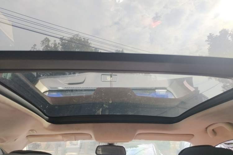 Used JMC Yusheng S330 2016 1.5L GTDi Automatic Two-Wheel Drive Flagship Edition Headliner