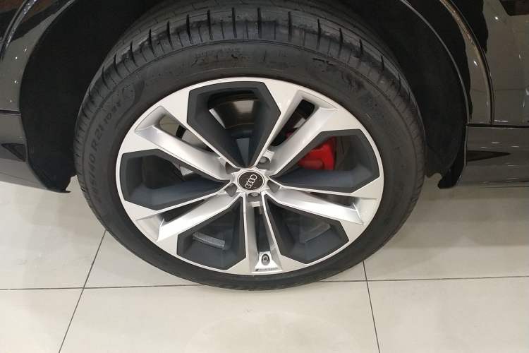 Used Audi Q7 2022 55 TFSI quattro S line Sport model