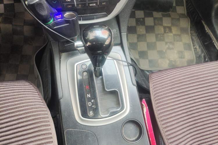 Used GAC Trumpchi GS5 2013 2.0L Automatic Two-Wheel Drive Light Interior Special Edition Gear Lever