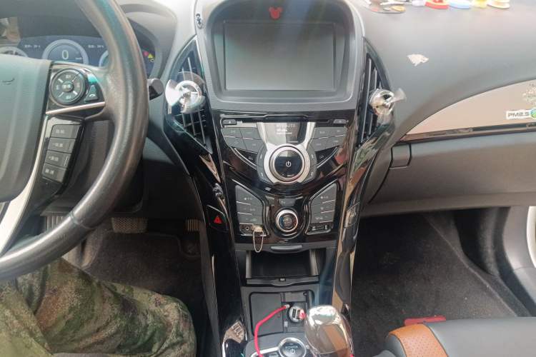 Used BYD Qin New Energy 2015 1.5T Dual-Crown Flagship Plus Edition
