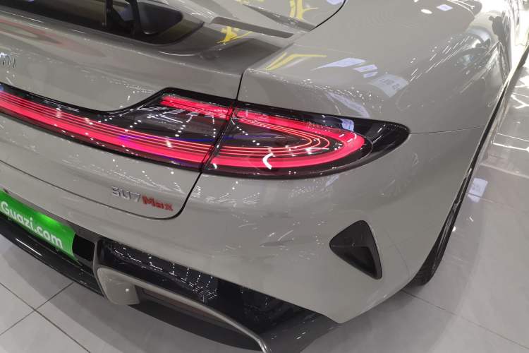 Used Xiaomi Auto SU7 2024 Four-Wheel Drive Ultra-Long Range Advanced Intelligent Driving Max Edition
