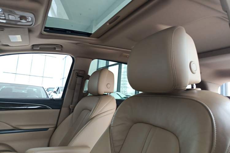 Used Buick GL8 2017 ES 28T Luxury Model China V Standard
