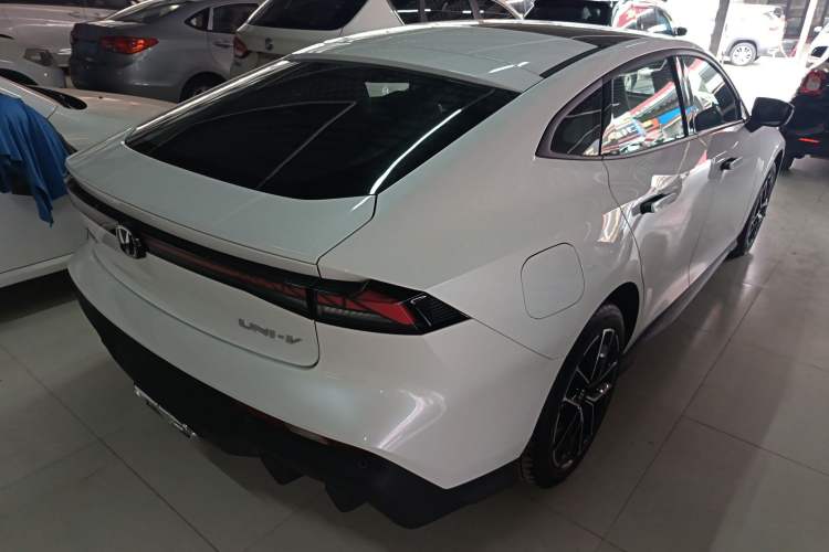 Used CHANGAN UNI-V iDD 2024 Blue Whale Smart Electric iDD 136km Luxury Model