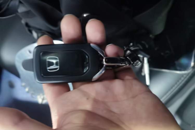 Used Honda Crider 2015 1.8L automatic luxury edition Vehicle Key