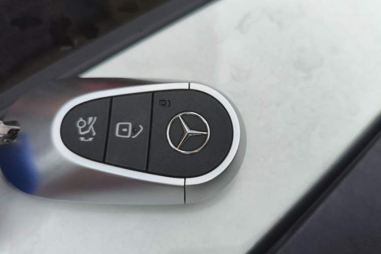 Used Mercedes-Benz C-Class 2023 Revised C 200 L Sport Edition Vehicle Key