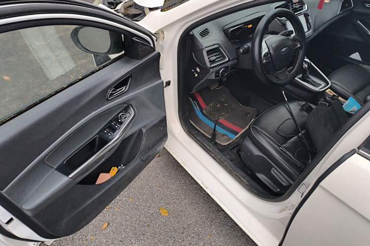 Used Ford Escort 2017 Happiness Edition 1.5L Automatic Fashion Version Driver Seat