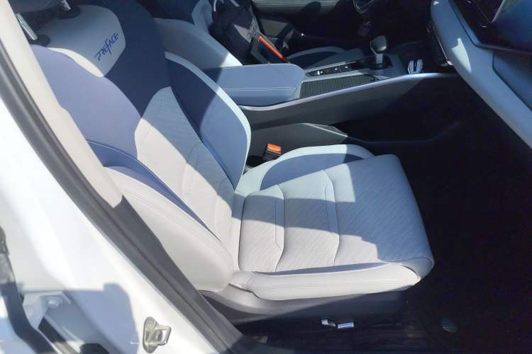 Used Geely Auto Preface 2021 Revised Version 2.0TD Luxury Edition Right Front Seat