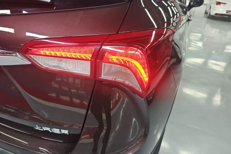 Used Buick Envision 2019 28T Four-Wheel Drive Luxury Version China V Standard Right Rear Taillight