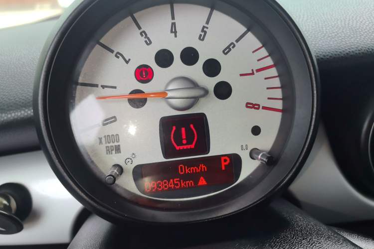 Used MINI 2011 1.6L ONE
