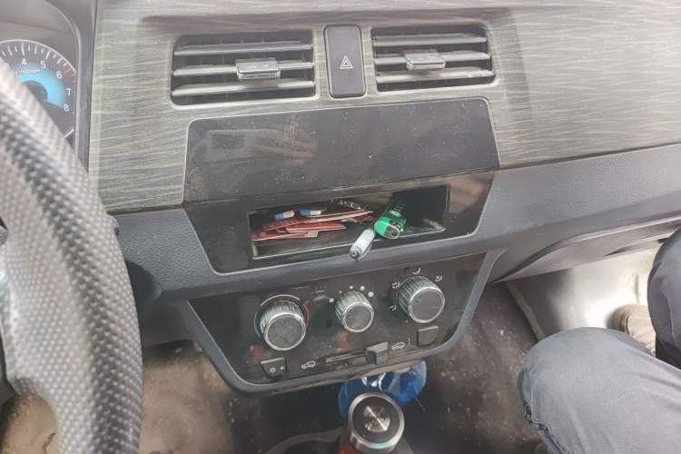 Used Jinbei Hiace X30 2021 1.5L Standard Model Central Air-Conditioned Bus China VI Emission Standard SWC15M