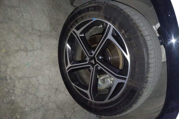 Used NETA L 2024 Extended-Range 310 Flash-Charge Red Edition
