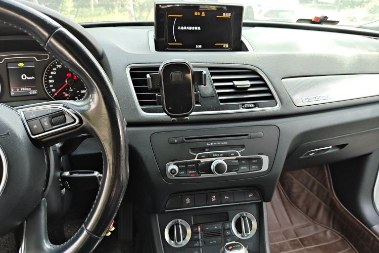 Used Audi Q3 2015 35 TFSI quattro Technology Edition Audio And AC Panel