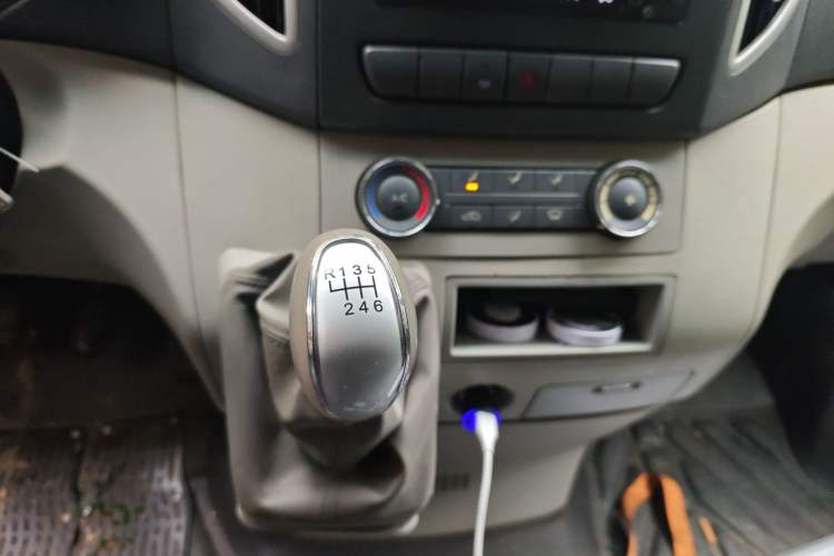 Used JAC Group Sunray 2018 2.7T 5-Series National Emission Standard V Star Express High-Roof Gear Lever