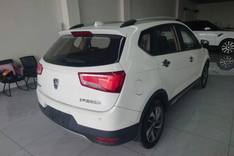 Used Baojun 560 2015 1.8L manual luxury version