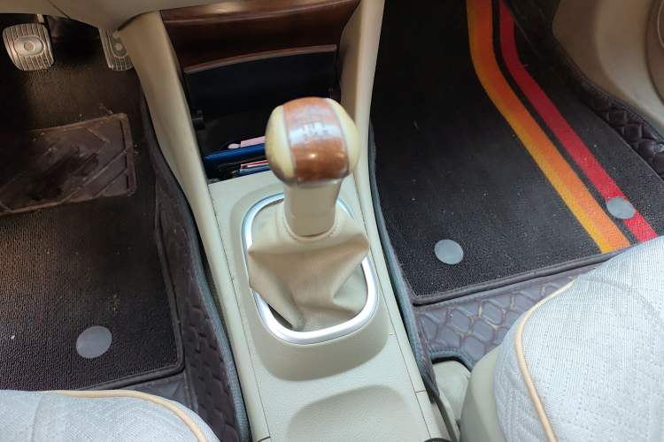 Used Nissan Sylphy 2012 Classic 1.6XE Manual Comfort Edition Gear Lever