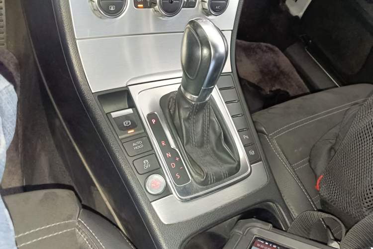 Used Volkswagen FAW-Volkswagen CC 2016 1.8TSI Luxury Model Gear Lever