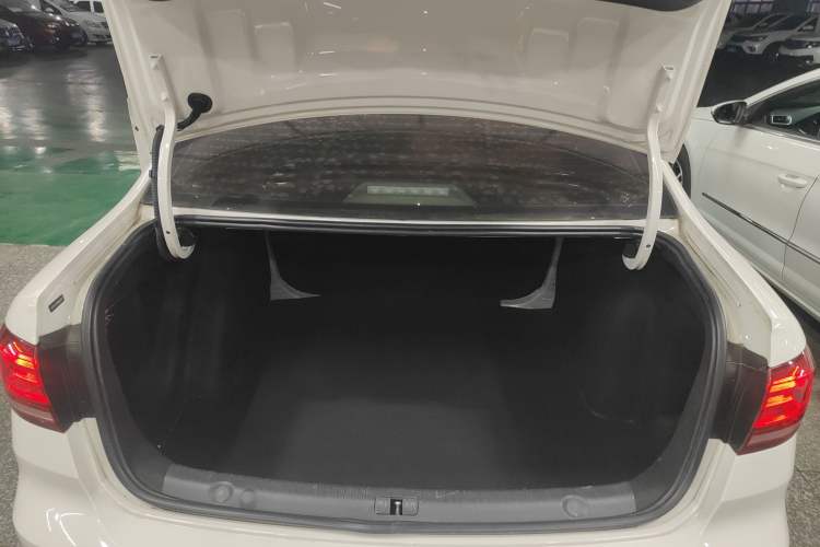 Used Volkswagen Lavida 2019 Lavida Start 1.5L Automatic Trendy Version China VI Standard