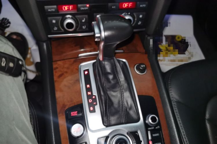 Used Audi Q7 2014 35 TFSI Ambition Edition Gear Lever