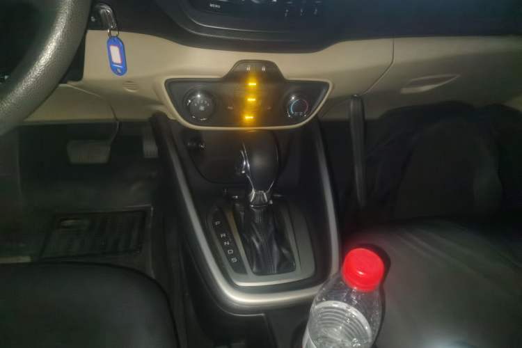 Used Ford Escort 2015 1.5L Automatic Comfort Edition Gear Lever