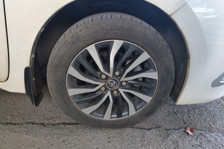 Used Toyota Corolla 2017 Revised Dual-Engine 1.8L E-CVT Elite Edition Right Front Wheel Hub