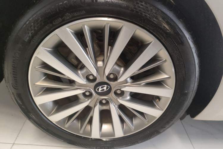 Used Hyundai Mistra 2017 1.8L Automatic Smart GLS China V Standard Right Rear Wheel Hub