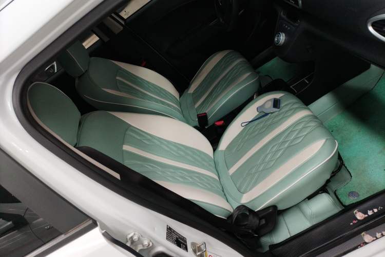 Used ORA White Cat 2020 305 km Luxury Version Right Front Seat