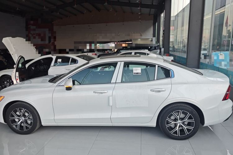 Used Volvo S60 2026 Model B4 Zhiyi Luxury Edition