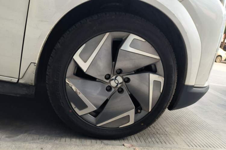 Used Hycan Z03 2022 510 km Range Trendy Cool Version 135 kW 63.98 kWh
