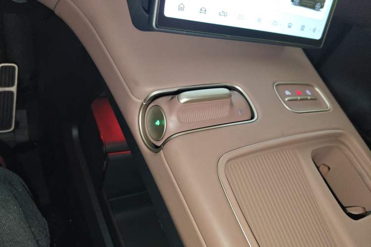 Used Nio ES8 2024 75 kWh
