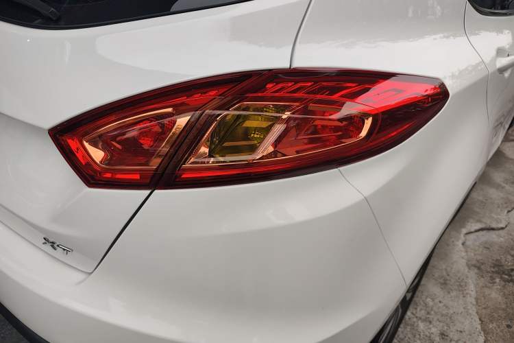 Used CHANGAN Eado 2015 1.6L Automatic Junku Model China V Standard Exterior 3