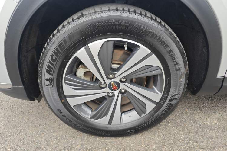 Used Hongqi HS5 2019 2.0T Smart Connect Flagship Edition Left Front Wheel Hub