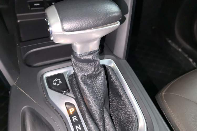 Used GAC Trumpchi GS4 2016 235T G-DCT Luxury Edition Gear Lever