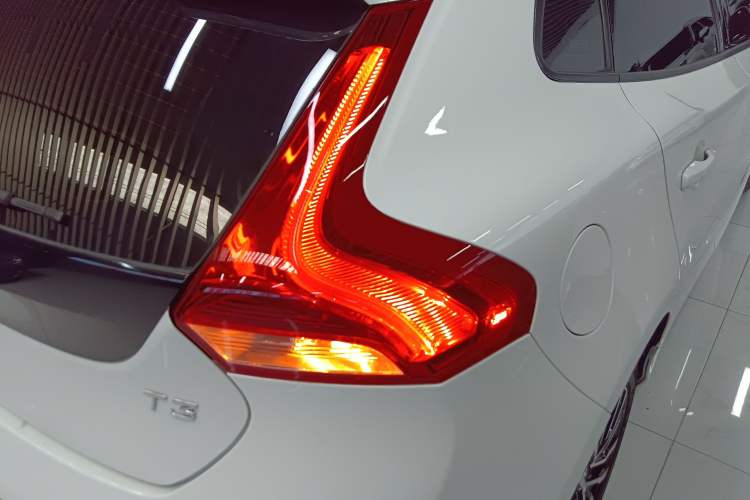 Used Volvo V40 2017 T3 Zhiyi Edition