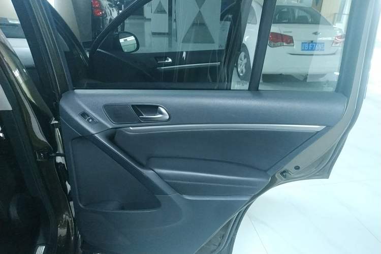 Used Volkswagen Tiguan L 2015 1.8TSI Automatic Two-Wheel Drive Luxury Model