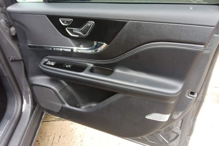 Used Lincoln Corsair 2023 2.0T Two-Wheel-Drive Luxury Edition
