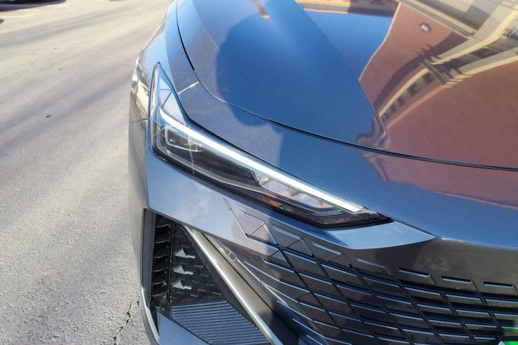 Used CHANGAN UNI-V 2022 1.5T Prestige Version Right Front Headlight