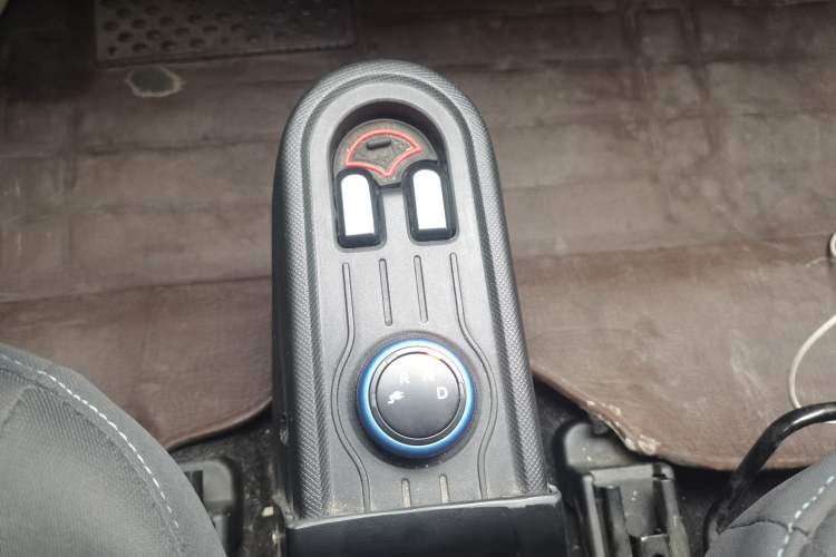 Used Wuling Hongguang MINIEV 2020 Enjoyment Model Lithium Iron Phosphate Gear Lever