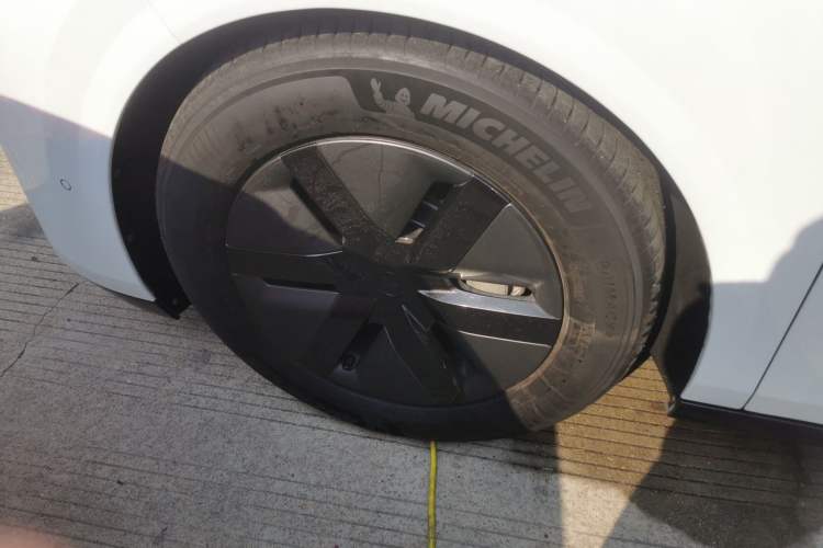 Used Li Auto MEGA 2024 Ultra Model