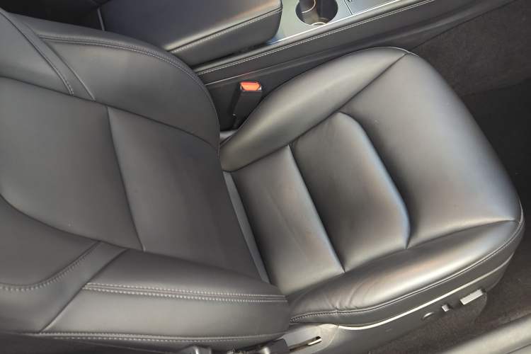 Used Tesla Model Y 2021 Long-Range All-Wheel-Drive Version
