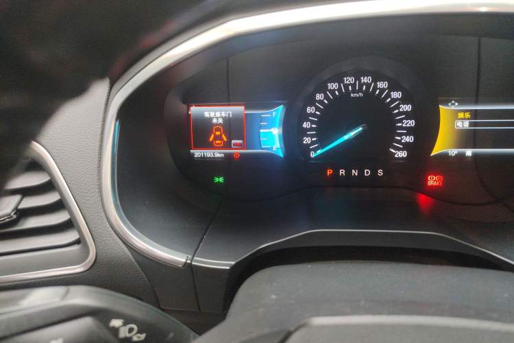 Used Ford Edge 2016 EcoBoost 245 Two-Wheel-Drive Titanium 7-Seater
