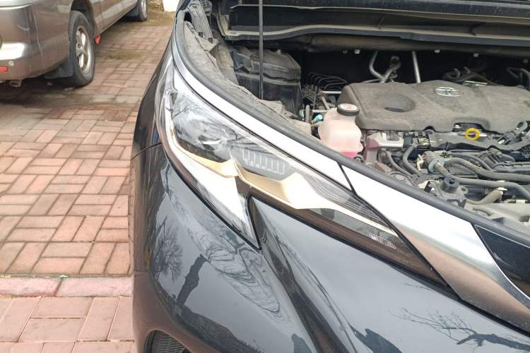 Used Toyota Granvia 2023 2.5L Hybrid Prestige PLUS Edition Right Front Headlight