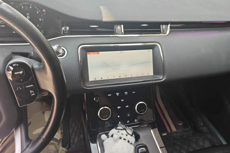 Used Land Rover Range Evoque 2020 249 PS R-DYNAMIC S Sport Edition Audio And AC Panel