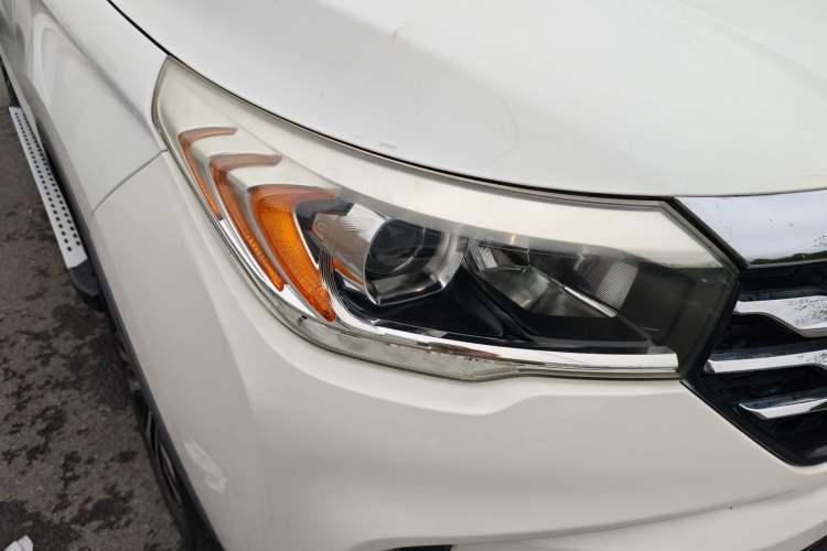 Used GAC Trumpchi GS4 2017 235T Manual Two-Wheel Drive Luxury Edition Right Front Headlight