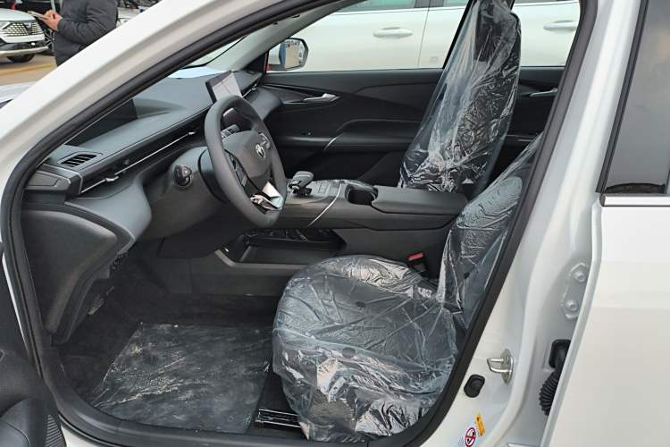 Used Changan Eado 2025 Blue Whale 1.5T 500Bar Prestige Model