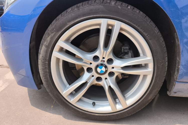 Used BMW 3 Series 2016 320i M Sport Exterior 4